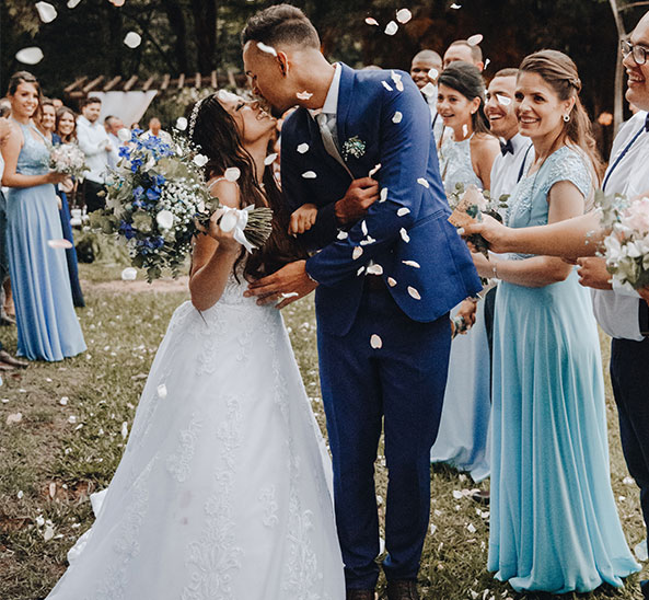 couple kissing on their wedding